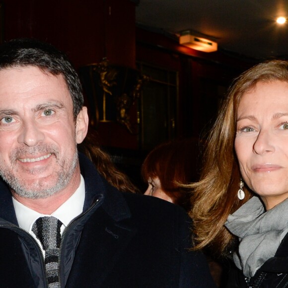 Semi-exclusif - Manuel Valls et Anne Gravoin - People assistent à la représentation de la pièce "Les Fantômes de la rue Papillon" au théâtre du Gymnase Marie-Bell à Paris le 22 janvier 2018. © Coadic Guirec/Bestimage