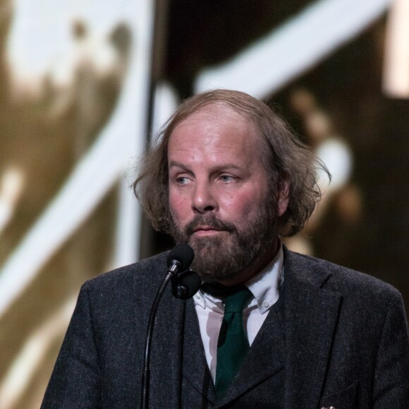 Philippe Katerine a reçu le César du meilleur acteur dans un second rôle pour le film Le Grand Bain lors de la 44e cérémonie des César à la salle Pleyel à Paris le 22 février 2019 © Borde-Jacovides / Bestimage