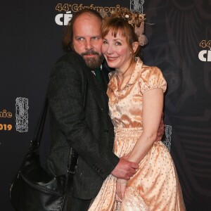 Julie Depardieu et Philippe Katerine, un couple toujours aussi tendrement exubérant devant les photographes lors de la 44e cérémonie des César à la salle Pleyel à Paris le 22 février 2019 © Borde-Jacovides / Bestimage