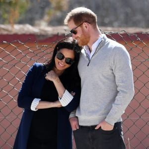 Le prince Harry, duc de Sussex, et Meghan Markle, duchesse de Sussex, enceinte, visitent le "Lycée Qualifiant Grand Atlas" dans le cadre de leur voyage officiel au Maroc, le 24 février 2019.