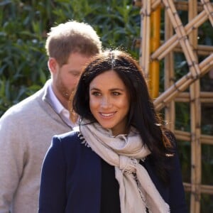 Le prince Harry, duc de Sussex, et Meghan Markle, duchesse de Sussex, enceinte, visitent un pensionnat de jeunes filles à Asni dans le cadre de leur voyage officiel au Maroc, le 24 février 2019.  Britain's Prince Harry and Meghan, Duchess of Sussex visit a girls boarding school in the village of Asni in the Atlas Mountains of Morocco. February 24th, 2019.24/02/2019 - Asni