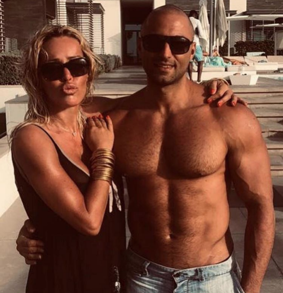 Ophélie Winter en compagnie de son coach Ersen Oznesil au Nikki Beach Resort & Spa à Dubai, le 25 février 2019.
