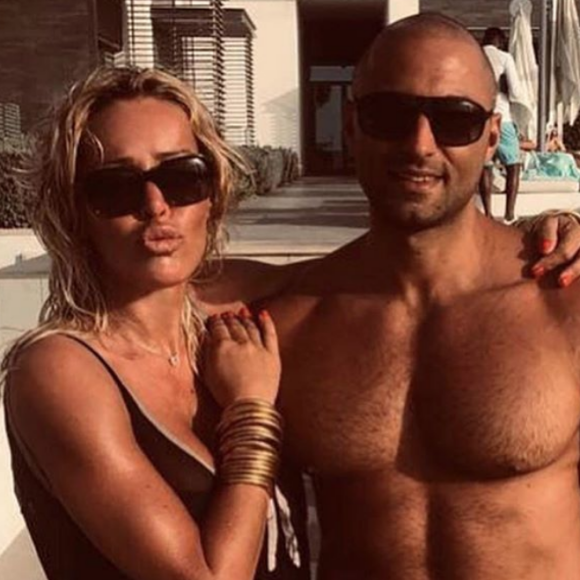 Ophélie Winter en compagnie de son coach Ersen Oznesil au Nikki Beach Resort & Spa à Dubai, le 25 février 2019.