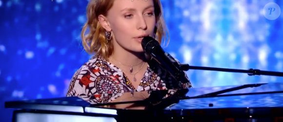 Clémentine dans "The Voice 8" sur TF1, le 2 mars 2019.
