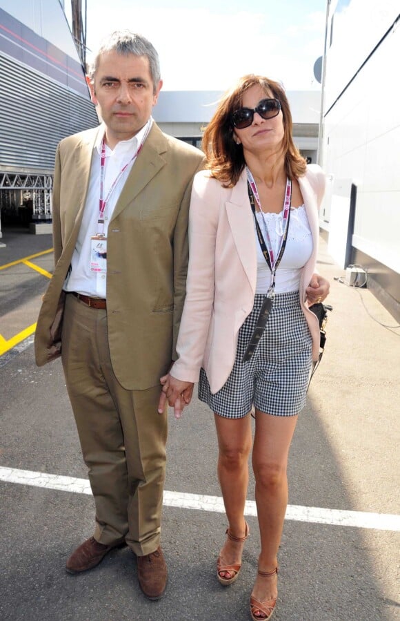 Rowan Atkinson et Sunetra Sastry au Grand Prix de Formule 1 de Silverstone en 2010