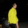 Hailey Baldwin Bieber sort de la soirée "Americans in Paris" organisée par A.Wintour et rentre à son hôtel lors de la Fashion Week à Paris, le 3 mars 2019.