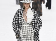 Cara Delevingne : Star du défilé Chanel, applaudie par sa chérie Ashley Benson