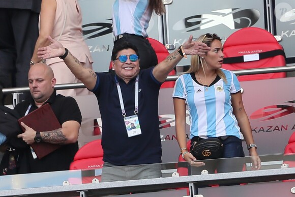 Diego Maradona et sa compagne Rocio Oliva - Célébrités dans les tribunes opposant la France à l'Argentine lors des 8ème de finale de la Coupe du monde à Kazan en Russie le 30 juin 2018 © Cyril Moreau/Bestimage