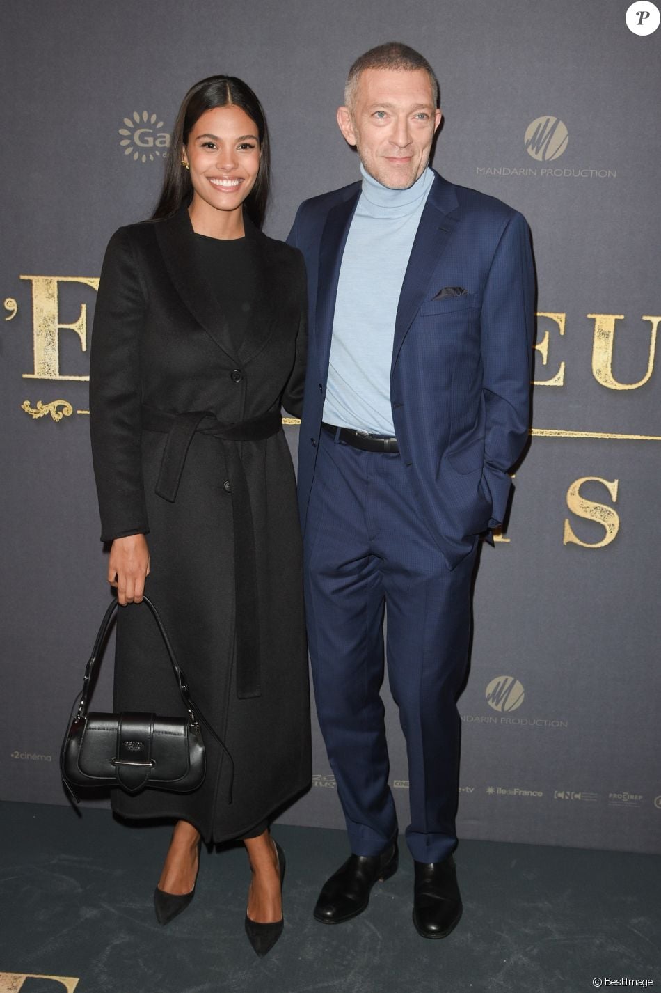 Vincent Cassel et sa femme Tina Kunakey à l'avant-première du film policier "L'Empereur de Paris" au cinéma Gaumont-Opéra à Paris, France, le 10 décembre 2018. © Coadic Guirec/Bestimage