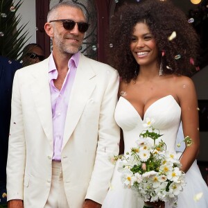 Sortie des mariés lors du Mariage civil de Vincent Cassel et Tina Kunakey à la mairie de Bidart au pays basque le 24 août 2018. © Patrick Bernard / Guillaume Collet / Bestimage