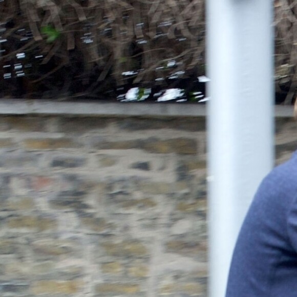Exclusif - James Middleton fait ses courses quotidiennes sur son vélo triporteur Babboe Dog-E cargo avec ses chiens à Londres, au Royaume-Uni, le 3 juin 2019.  Exclusive - For Germany Call For Price - Kate Middleton, Duchess of Cambridge younger brother James Middleton runs his daily errands with his dogs in London, UK, on June 3rd, 2019. They seemed to enjoy the ride peering out over the side, probably doing a bit of window shopping after copying James's sisters Kate & Pippa!03/06/2019 - Londres
