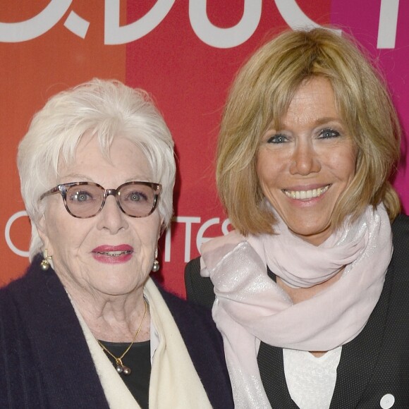 Line Renaud et Brigitte Macron - Générale du spectacle "Les Coquettes" au Grand Point Virgule à Paris le 4 avril 2016. © Coadic Guirec/Bestimage