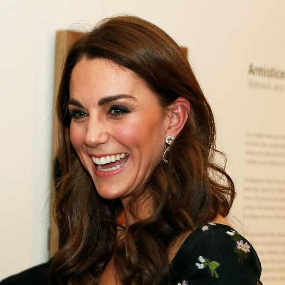 La duchesse Catherine de Cambridge (Kate Middleton), en robe Alexander McQueen, à la National Portrait Gallery lors du gala du musée "Inspiring People", le 12 mars 2019 à Londres.