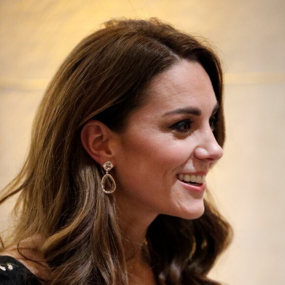 La duchesse Catherine de Cambridge (Kate Middleton), en robe Alexander McQueen, assistait le 12 mars 2019 à Londres au gala de bienfaisance de la National Portrait Gallery pour la rénovation du musée, événement baptisé "Inspiring People".