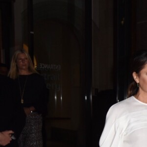 Victoria Beckham assistait le 12 mars 2019 à Londres au gala de bienfaisance de la National Portrait Gallery pour la rénovation du musée, événement baptisé "Inspiring People".