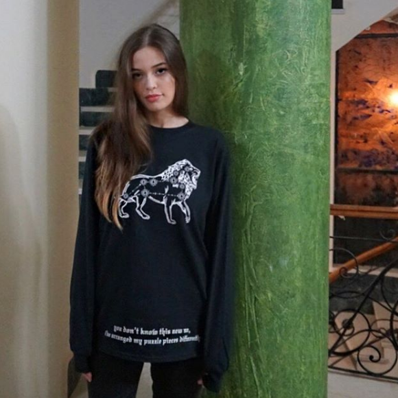 Félicité Tomlinson, la petite soeur du chanteur britannique Louis Tomlinson, est morte à seulement 18 ans, ce 13 mars 2019.