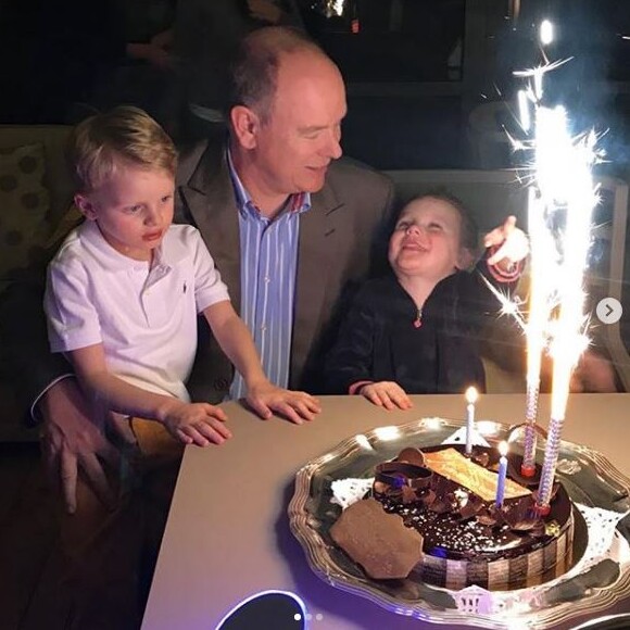 Charlene de Monaco publie des photos de l'anniversaire de son époux Albert de Monaco qui a fêté ses 61 ans avec leurs jumeaux Jacques et Gabriella. Instagram, le 14 mars 2019.