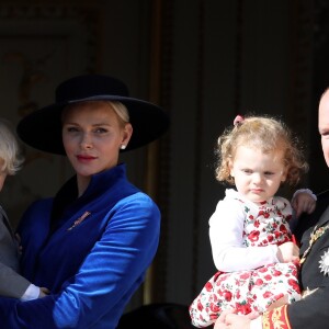 La princesse Charlène de Monaco, le prince Jacques de Monaco, marquis des Baux, la princesse Gabriella de Monaco, comtesse de Carladès et le prince Albert II de Monaco - La famille princière de Monaco au balcon du palais lors de la fête nationale monégasque, à Monaco, le 19 novembre 2017. © Dominique Jacovides/Bestimage