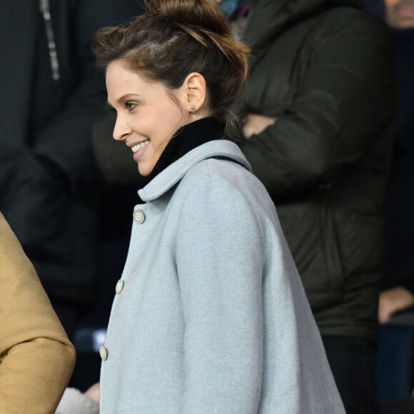 Ophelie Meunier dans les tribunes du parc des Princes lors du match de football de ligue 1, opposant le Paris Saint-Germain (PSG) contre l'Olympique de Marseille (OM) à Paris, France, le 17 mars 2019. Le PSG a gagné 3-1.