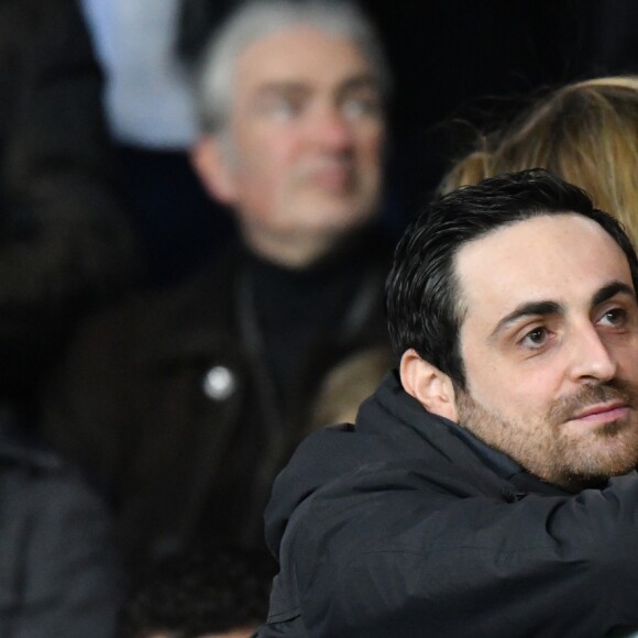 Camille Combal et Ophelie Meunier dans les tribunes du parc des Princes lors du match de football de ligue 1, opposant le Paris Saint-Germain (PSG) contre l'Olympique de Marseille (OM) à Paris, France, le 17 mars 2019. Le PSG a gagné 3-1.