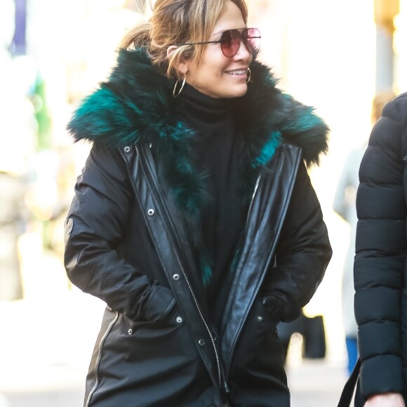 Jennifer Lopez et sa petite soeur Lynda vont ensemble à un cours de gym à New York le 18 mars 2019.