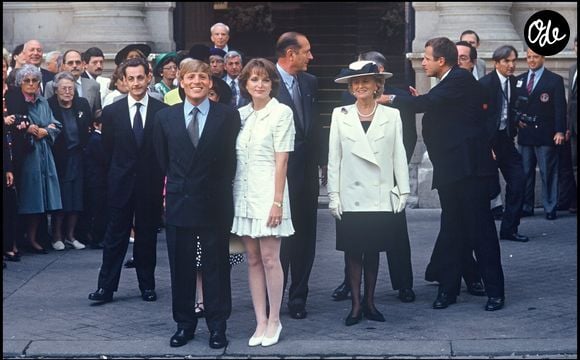 Bernadette et Jacques Chirac au mariage de leur fille Claude Chirac avec Philippe Habert à Neuilly en 1992. Nicolas Sarkozy, témoin de Claude Chirac.