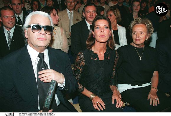 Bernadette Chirac avec la princesse Caroline de Monaco et Karl Lagerfeld à Paris, en 1996.