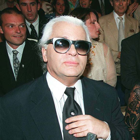 Bernadette Chirac avec la princesse Caroline de Monaco et Karl Lagerfeld à Paris, en 1996.