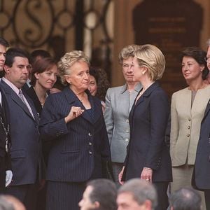 Bernadette Chirac et Hillary Clinton à Paris en 1999.