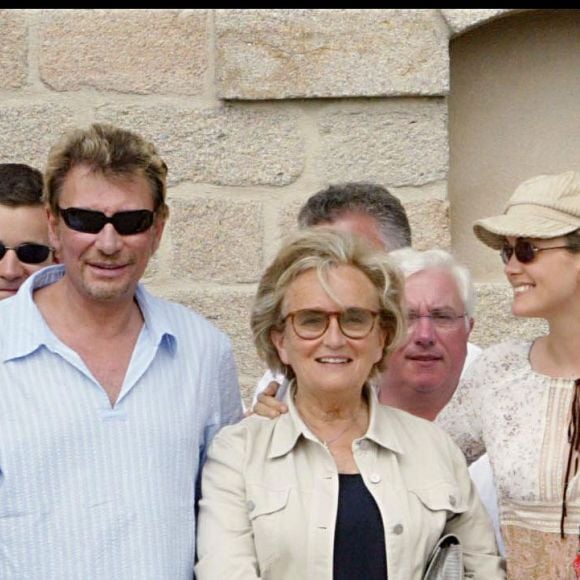 Jean-Claude Camus, Johnny Hallyday et sa femme Laeticia, Bernadette Chirac, Line Renaud à Sarran, en 2003.