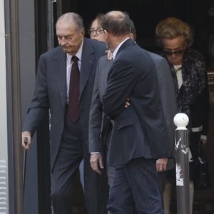 Jacques Chirac est allé déjeuner au restaurant "Le père Claude" avec sa femme Bernadette et sa fille Claude à Paris le 4 octobre 2014.