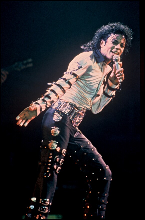 Michael Jackson sur scène à Londres, le 25 mai 1988. 