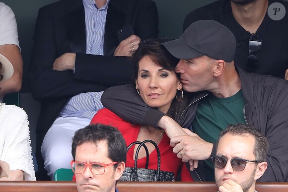 Zinédine Zidane et sa femme Véronique dans les tribunes des Internationaux de France de Tennis de Roland Garros à Paris, le 10 juin 2018. © Dominique Jacovides - Cyril Moreau/Bestimage