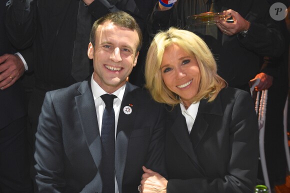 Emmanuel Macron et sa femme Brigitte Macron lors du 34ème dîner du Conseil représentatif des institutions juives de France (CRIF) au Carrousel du Louvre à Paris, FRance, le 20 février 2019. © Erez Lichtfeld/Bestimage