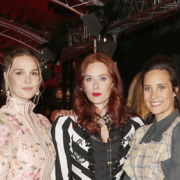 Camille Lou, Audrey Fleurot et Julie de Bona habillées comme dans la série "Le Bazar de la charité", la toute nouvelle série de 8 épisodes de TF1, à la soirée d'ouverture de la 10e édition du Festival Series Mania à Lille le 22 Mars 2019. © Christophe Aubert