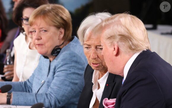 La chancelière de l'Allemagne Angela Merkel, le Premier ministre du Royaume-Uni Theresa May, le président des Etats-Unis Donald J. Trump - Les chefs d'Etats participent à un petit-déjeuner avec le Conseil Consultatif pour l'égalité des sexes de la présidence canadienne du G7, lors du sommet du G7 au manoir Richelieu. Canada, Québec, La Malbaie, le 9 juin 2018. © Ludovic Marin/Pool/Bestimage