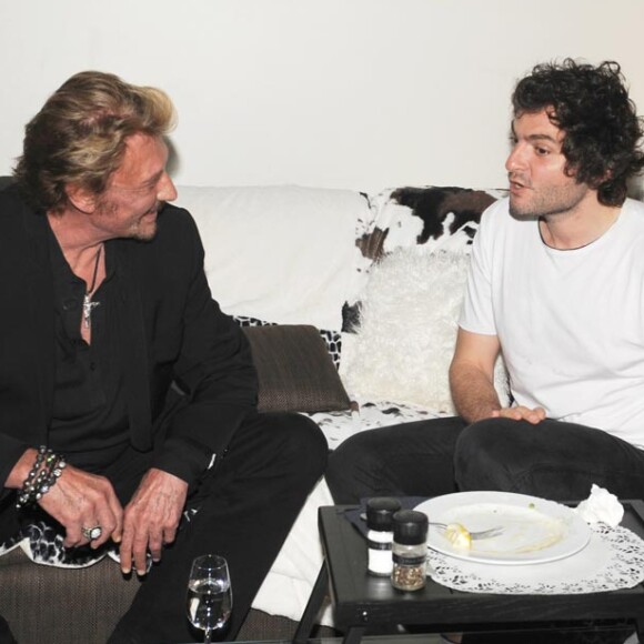 Johnny Hallyday et Laeticia dans la loge de Matthieu Chedid