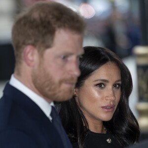 Le prince Harry, duc de Sussex et Meghan Markle, duchesse de Sussex lors de la signature du livre des condoléances à New Zealand House à Londres en hommage aux victimes de la tuerie de Christchurch. Londres, le 19 mars 2019.