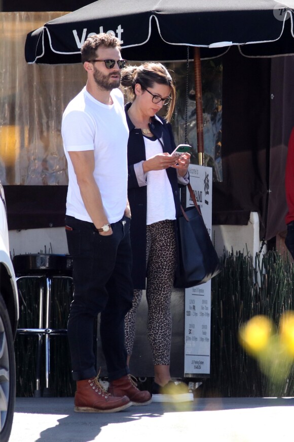 Exclusif - Jamie Dornan et sa femme Amelia Warner à la sortie du restaurant Katsuya à Los Angeles, Californie, Etats-Unis, le 8 mars 2018.08/03/2018 - Los Angeles