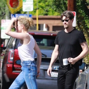 Exclusif - Amber Heard et son compagnon Andy Muschietti sont allés rendre visite à des amis à Los Angeles, le 30 mars 2019.