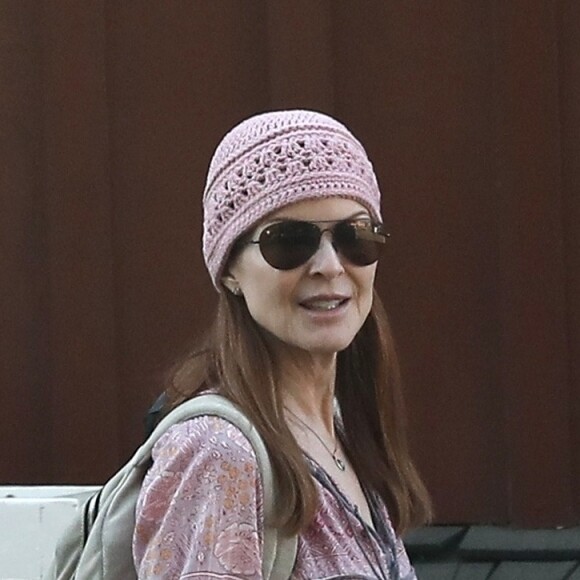 Exclusif - Marcia Cross se balade avec ses filles Savannah et Eden dans les rues de Brentwood, le 12 novembre 2018