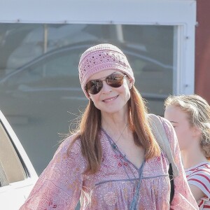 Exclusif - Marcia Cross se balade avec ses filles Savannah et Eden dans les rues de Brentwood, le 12 novembre 2018