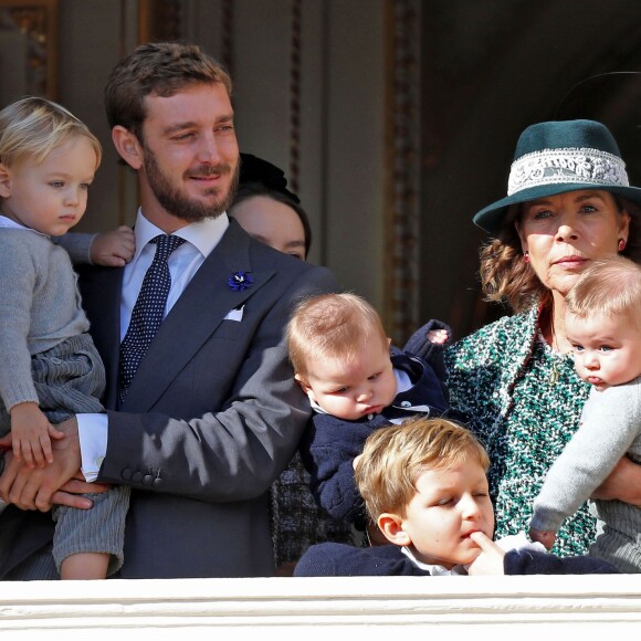 Pierre Casiraghi et son fils Stefano, la princesse Caroline de Hanovre et ses petits-fils Maximilian et Sacha (Fils de Andrea) et Francesco (Fils de Pierre), Beatrice Borromeo - La famille princière de Monaco au balcon du palais lors de la fête nationale monégasque, à Monaco. Le 19 novembre 2018. © Dominque Jacovides / Bestimage