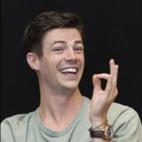 Grant Gustin (The Flash) provoque un incident dans un avion