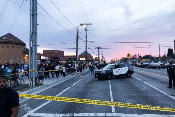 Rassemblement devant le magasin de vêtements The Marathon Clothing, où le rappeur et fondateur de la marque, Nipsey Hussle, a été assassiné. Los Angeles, le 31 mars 2019.