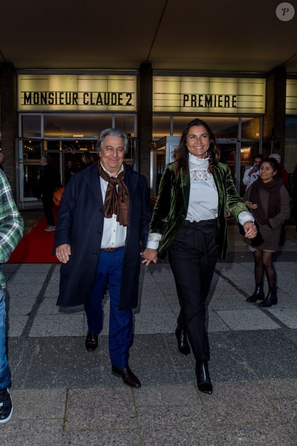 Christian Clavier et sa compagne Isabelle de Araujo lors de la première du film "Monsieur Claude 2" (Qu'est-ce qu'on a fait au Bon Dieu 2) à Berlin en Allemagne le 2 avril 2019.
