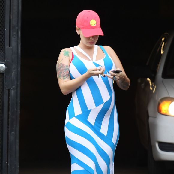 Exclusif - Amber Rose, enceinte, dans les rues de Los Angeles, le 3 décembre 2012.
