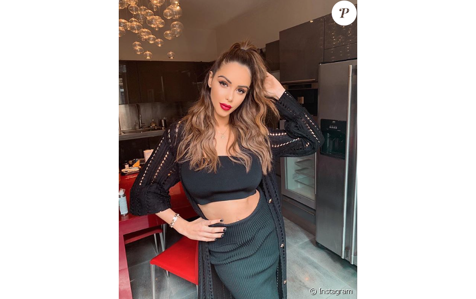 Nabilla réellement enceinte ? Une photo sème le doute