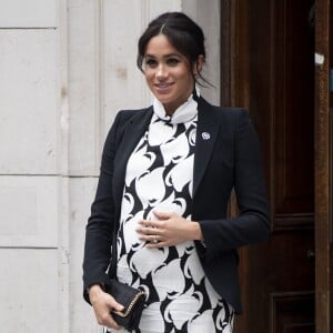 A l'occasion de la journée mondiale du droits des femmes, Meghan Markle (enceinte), duchesse de Sussex, a participé à une discussion conjointe avec le Trust "The Queen's Commonwealth" au King's College à Londres. Le 8 mars 2019