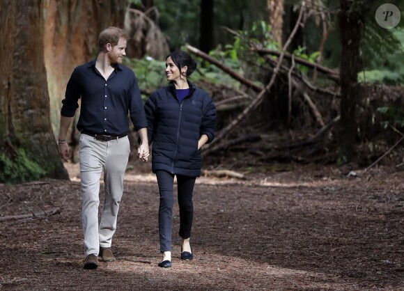 Le prince Harry, duc de Sussex et Meghan Markle, duchesse de Sussex (enceinte) visitent le site Redwoods Tree Walk à Rotorua, Nouvelle Zélande le 31 octobre 2018.